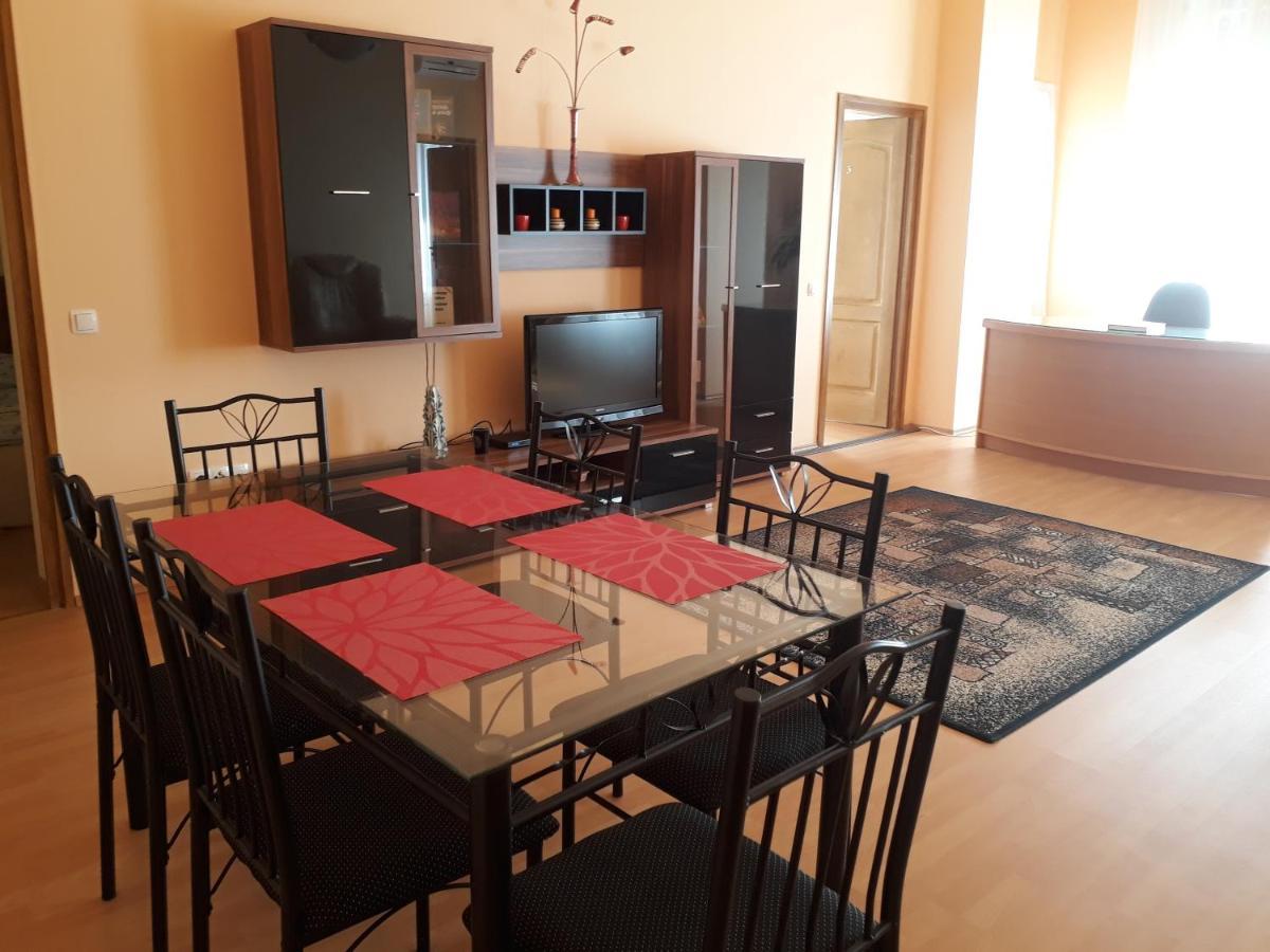 דברצן Piac Utcai Apartman מראה חיצוני תמונה