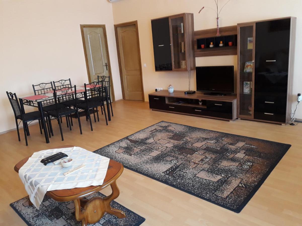 דברצן Piac Utcai Apartman מראה חיצוני תמונה